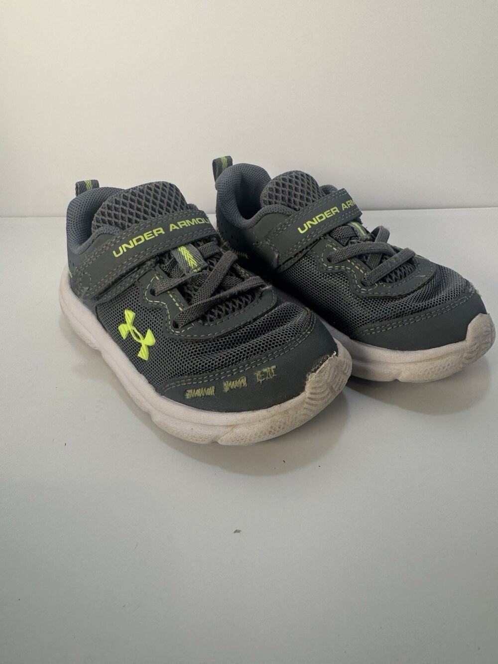 Under Armour Toddler Running Shoes Gray Green Hook Loop Size 8K Fair